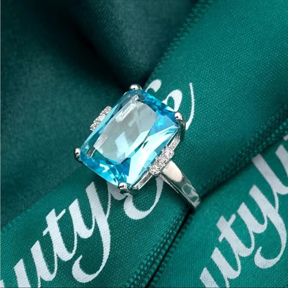 New Women’s 925 Silver Square Aquamarine Ring - Picture 3 of 8